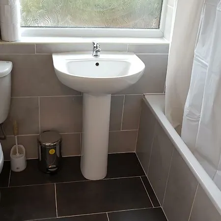 Elegant And Spacious 2 Bedroom Barnet