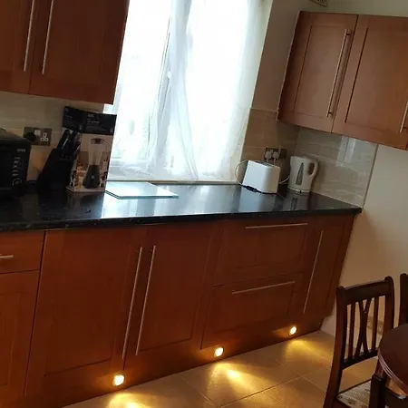 Elegant And Spacious 2 Bedroom Apartment