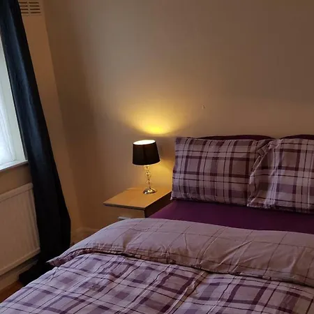 Apartment Elegant And Spacious 2 Bedroom Barnet