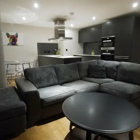 One Commercial Street Apartment *