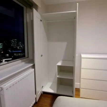 Apartment One Commercial Street *