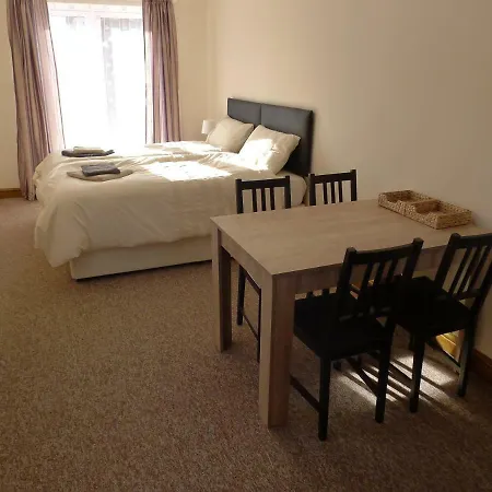 Wembley Homestay *