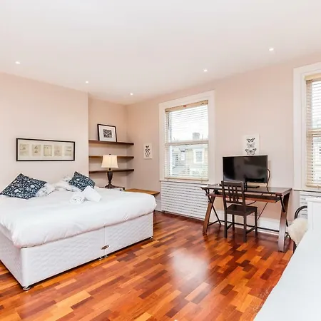 Muse Haus Riverside Alloggio in famiglia Londra