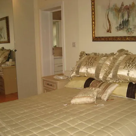 Guest house Tali's House London
