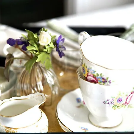 Kew Gardens Bed & Breakfast 4*