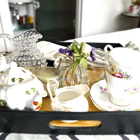 Bed & Breakfast Kew Gardens 4*