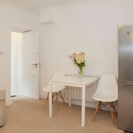 Apartment Next To Victoria Station