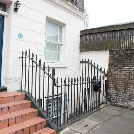 Apartment Next To Victoria Station *