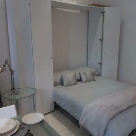 Studio On The River Thames * London