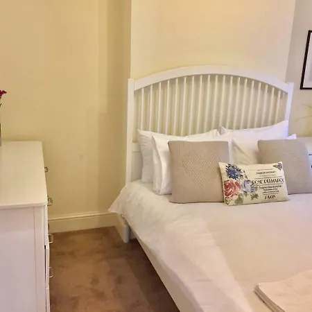 Stylish Apartments In Victoria & Westminster Apartment London