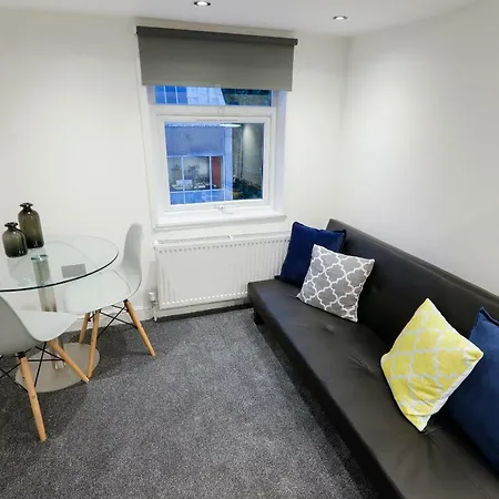 Modern Fitzrovia Apartment London