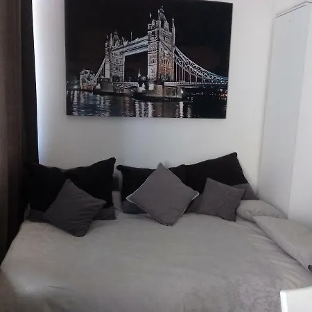 Studio On The River Thames