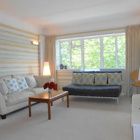 2 Bed In Viceroy Central Surbiton Incl Free Parking Kingston upon Thames (Greater London)