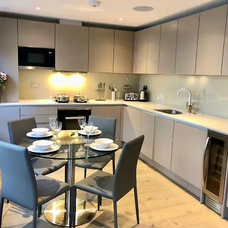 Stylish Apartments In Victoria & Westminster Apartment