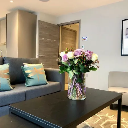 Stylish Apartments In Victoria & Westminster