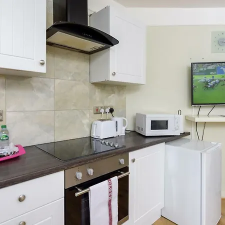 Gloucester Gardens Apartment