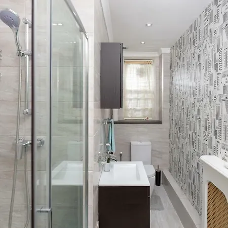 Gloucester Gardens Apartment London