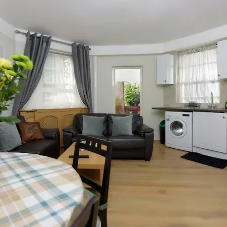 Gloucester Gardens Apartment London