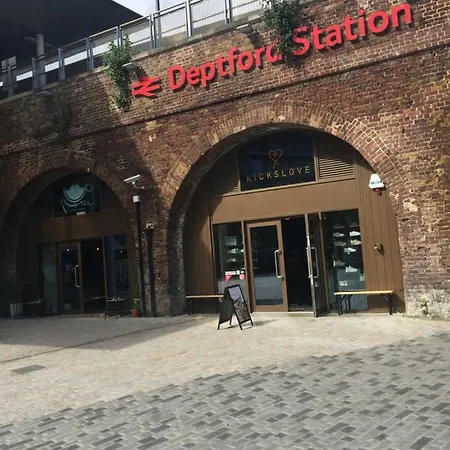 Deptfort House - 7 Minutes To Bridge Station