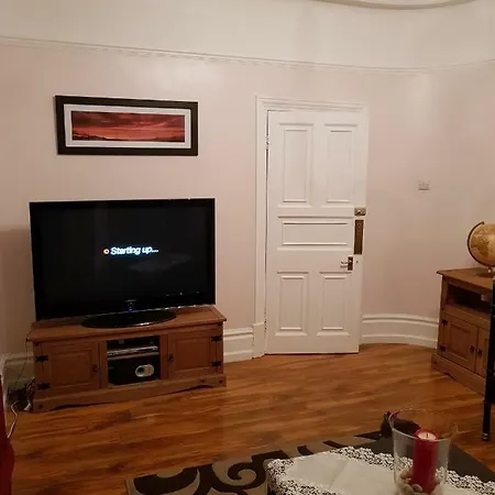 Homestay Beautiful In Victorian Family Ilford