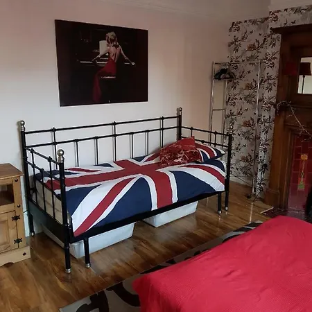 Beautiful In Victorian Family Homestay