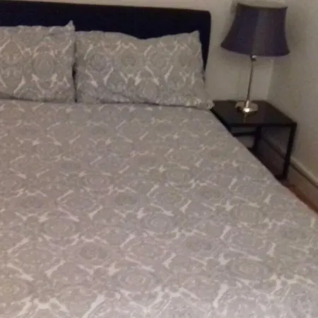 Stylish 1 Bed In Earls Court Apartment *