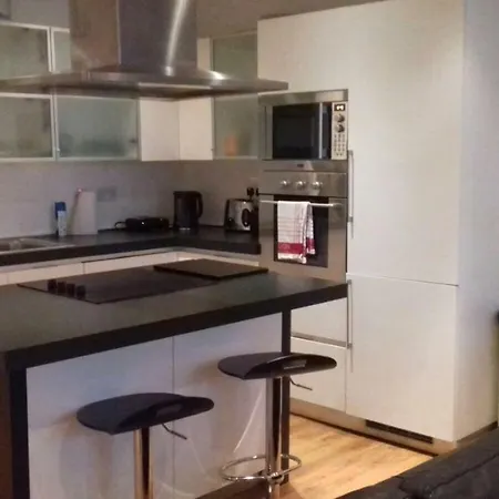 Stylish 1 Bed In Earls Court Apartment *