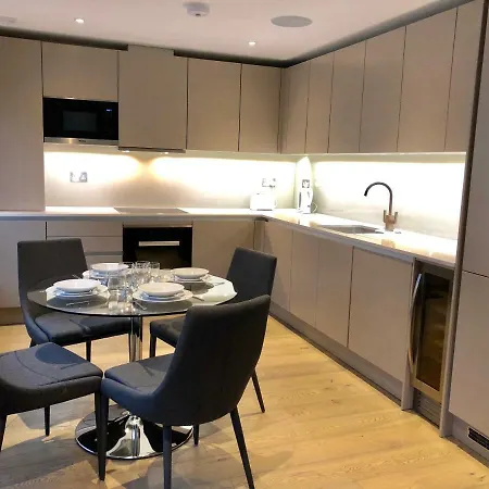 Stylish Apartments In Victoria & Westminster Apartment