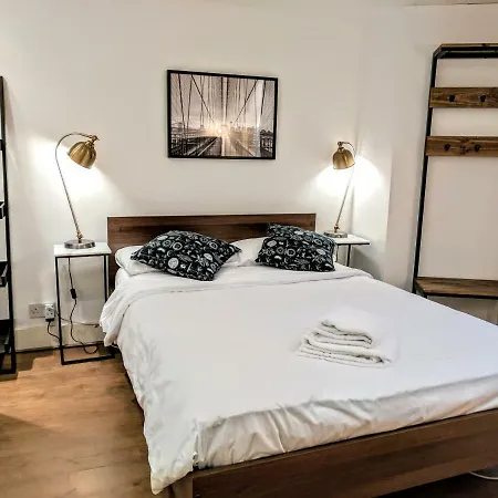 Muse Haus Riverside Alloggio in famiglia Londra