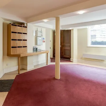 Outstanding Trafalgar Penthouse, Sleeps 8 Apartment London