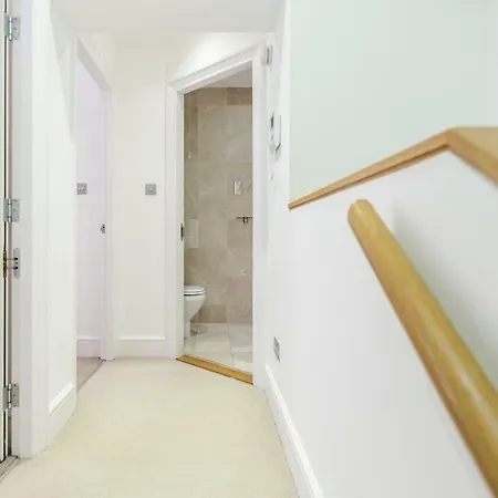 Apartment Outstanding Trafalgar Penthouse, Sleeps 8