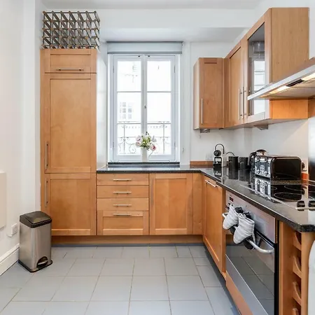 Outstanding Trafalgar Penthouse, Sleeps 8 Appartement Londres