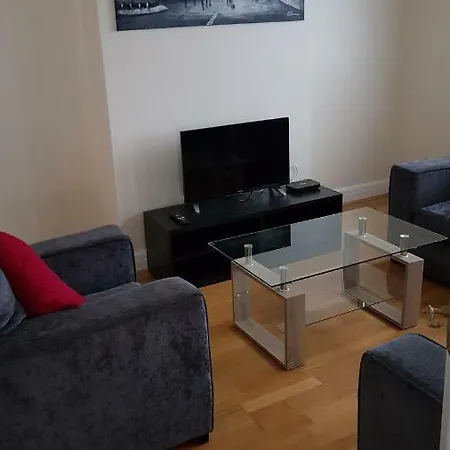 Apartment Elegant And Spacious 2 Bedroom Barnet