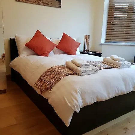 Apartment Oak House