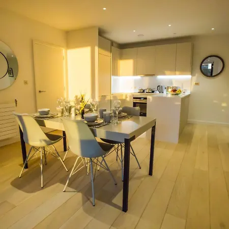 Gigli Luxury Wembley *