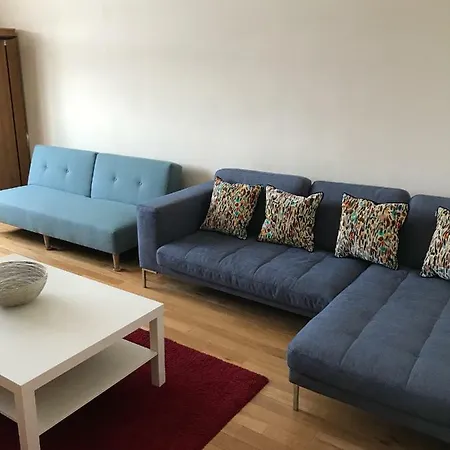Westbourne Terrace Homestay *