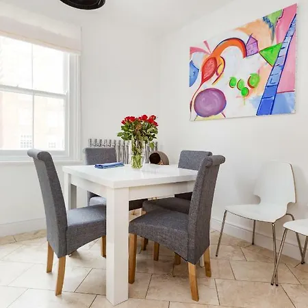 Pimlico Apartment *