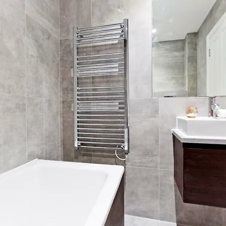 Flat 4, Cromwell Road 1 Bedroom With Balcony Londres