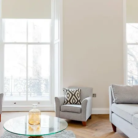 Flat 4, Cromwell Road 1 Bedroom With Balcony * Londres