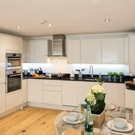 Finchley - Luxury 2 Bed Ground Floor Apartment Hendon