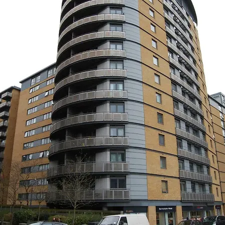 Ebbett Court Apartment *