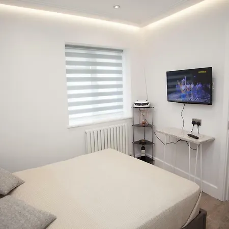 Guest house Goldbeaters House 3*