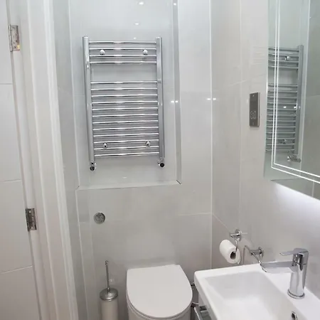 Goldbeaters House 3*