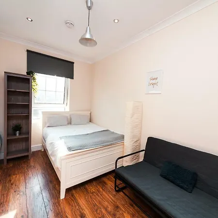 Private En-suite @ Liverpool Street, Brick Ln Konukevi Londra