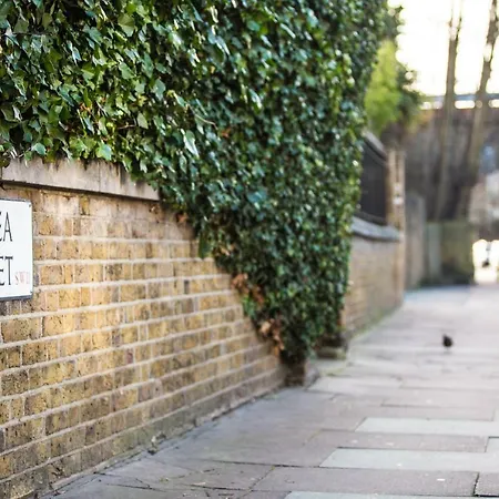Absolute Battersea Apartment London