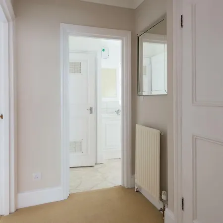 One Bedroom High Street Kensington * London