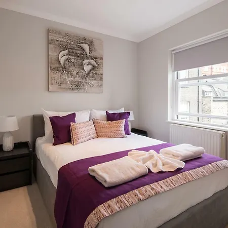 One Bedroom High Street Kensington * London