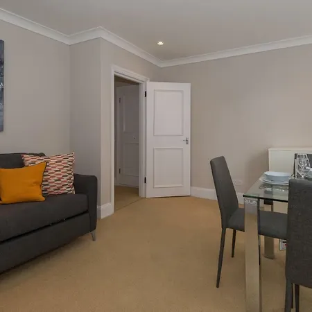 One Bedroom High Street Kensington London