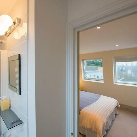 Yellow Submarine Apartment London