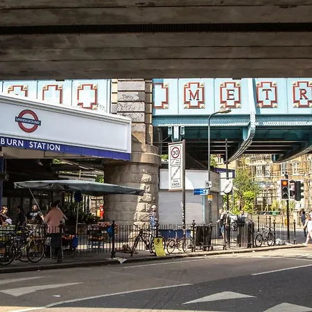 Great 2 Bedrooms 15 Mins From The Centre Apartment *